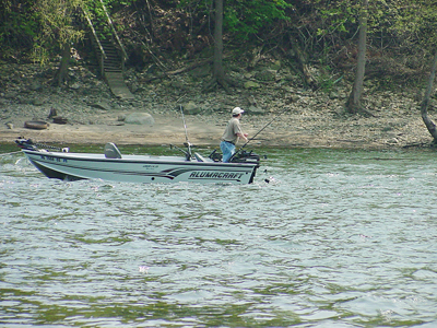 Fisherman on the Delaware River near Martin's Creek Access, Pa. Photo by Susan Owens, DRBC.